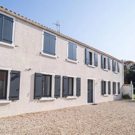 Magnifique Maison Moderne, Authentique & Equipee *